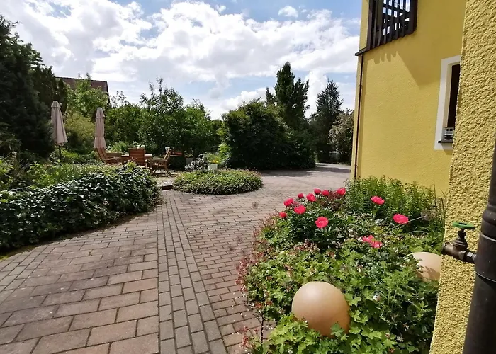 Apfelblüte und Paradies