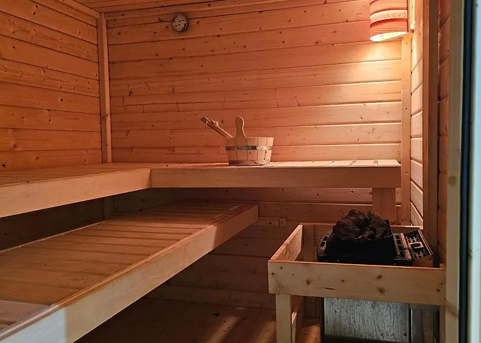 Romantisches Waldhaus mit Privatsauna, Grill und Feuerschtelle